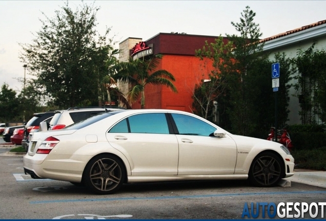 Mercedes-Benz S 65 AMG V221