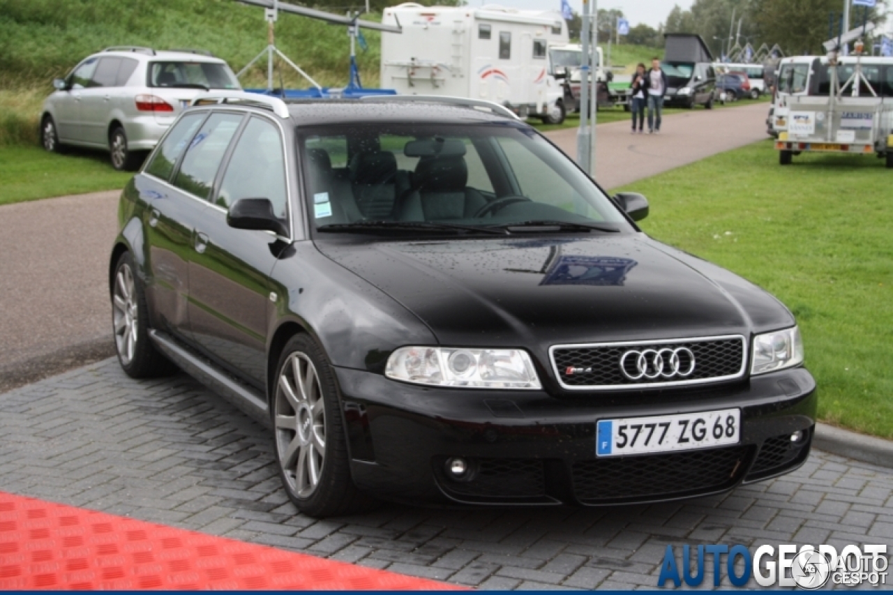 Audi RS4 Avant B5