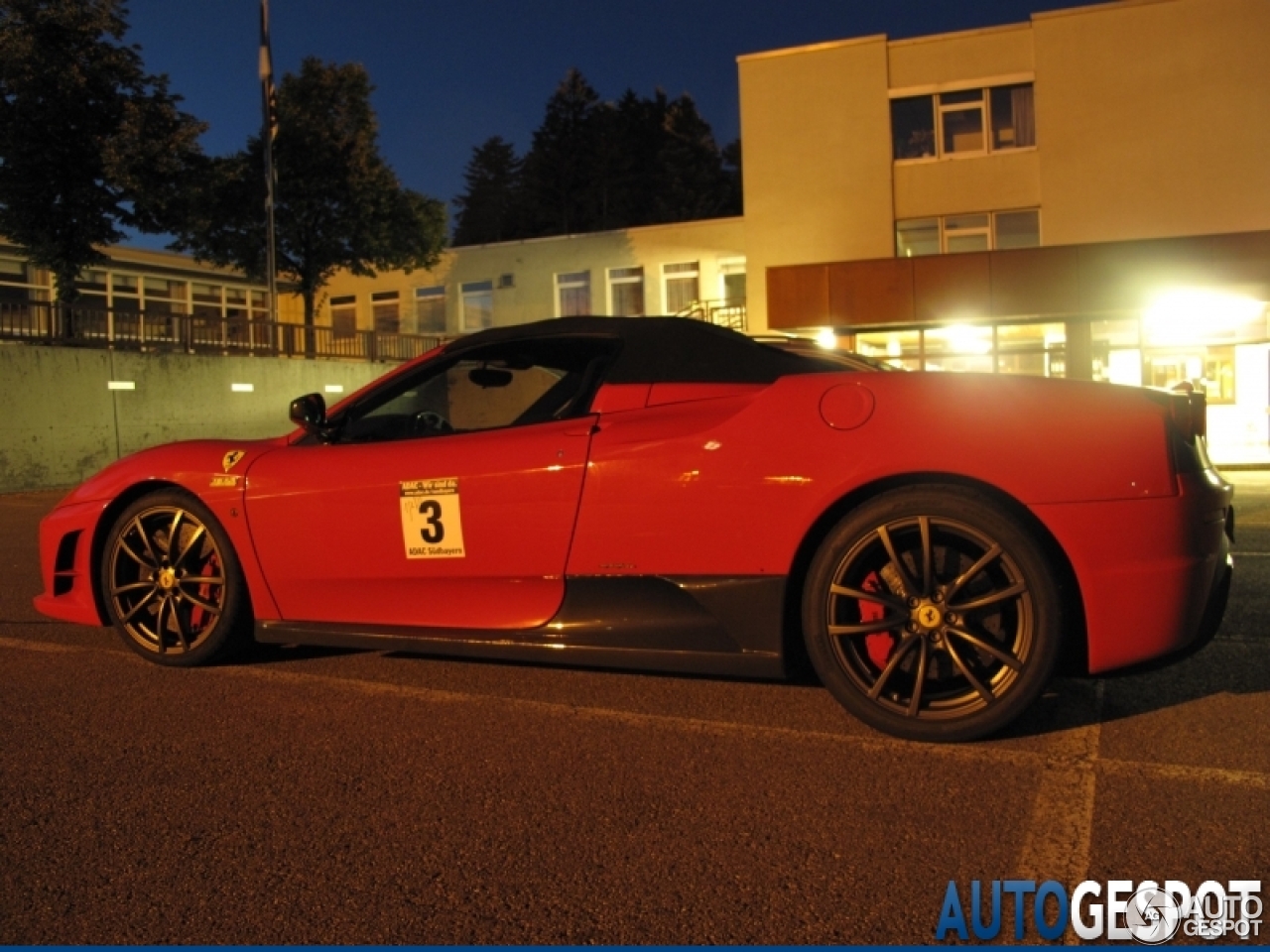 Ferrari Scuderia Spider 16M