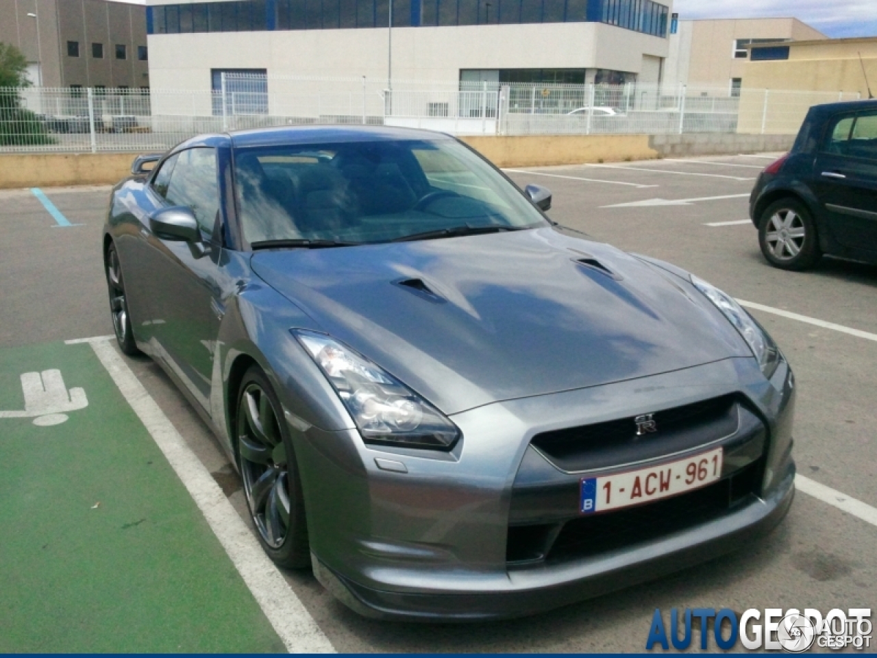 Nissan GT-R