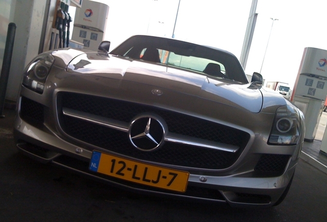 Mercedes-Benz SLS AMG