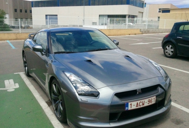 Nissan GT-R