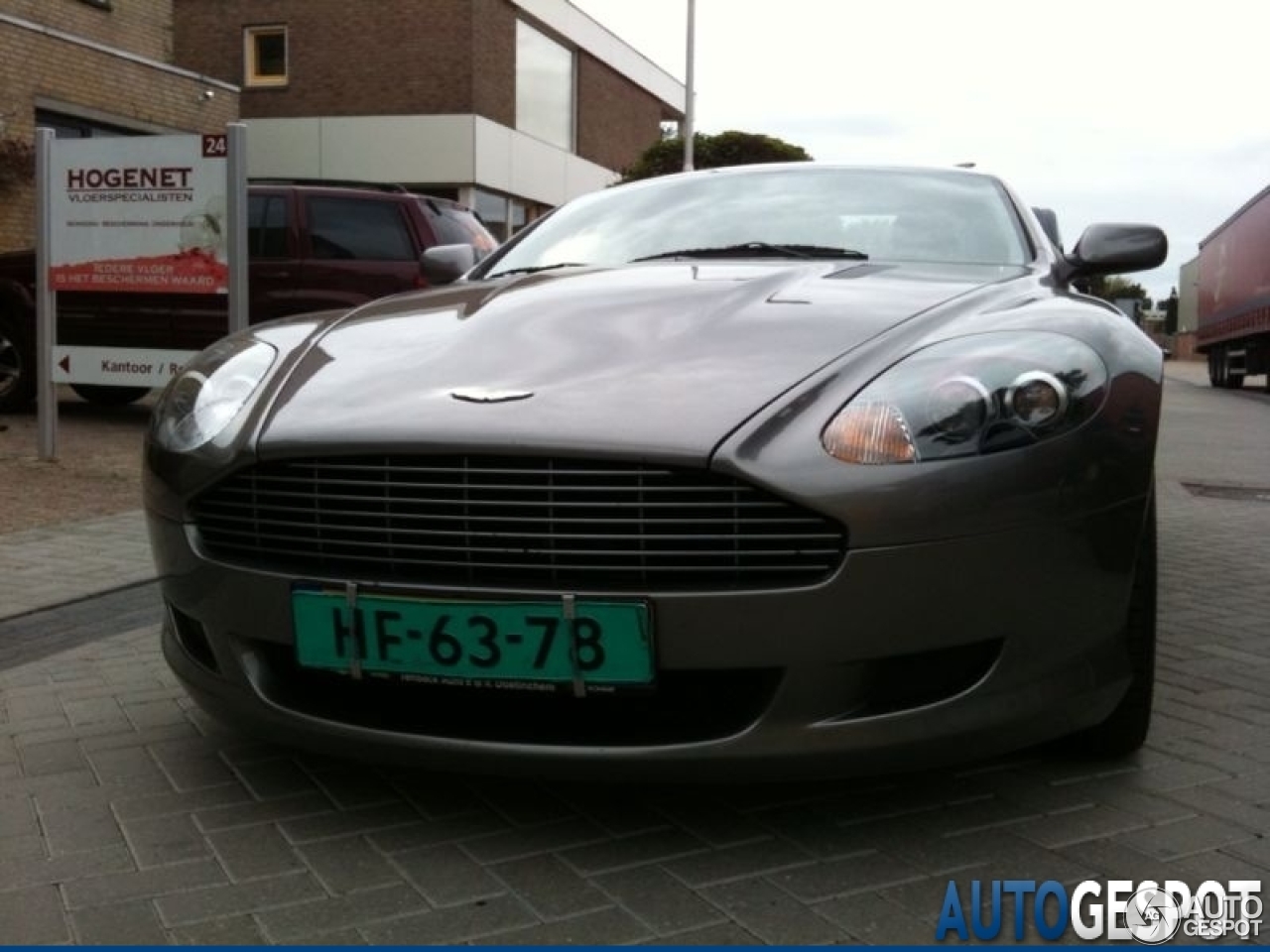 Aston Martin DB9