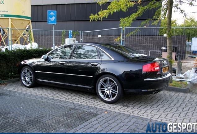 Audi S8 D3