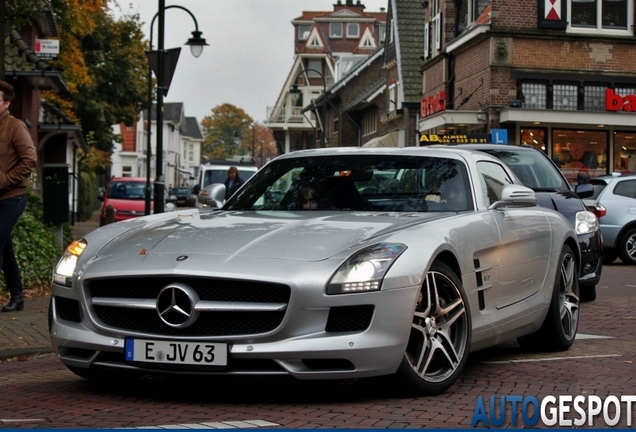 Mercedes-Benz SLS AMG