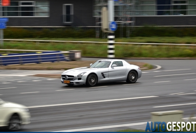 Mercedes-Benz SLS AMG