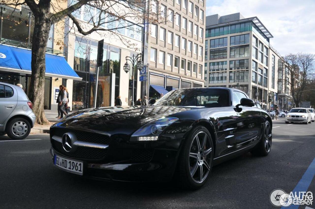 Mercedes-Benz SLS AMG