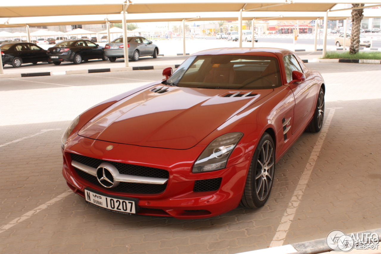 Mercedes-Benz SLS AMG