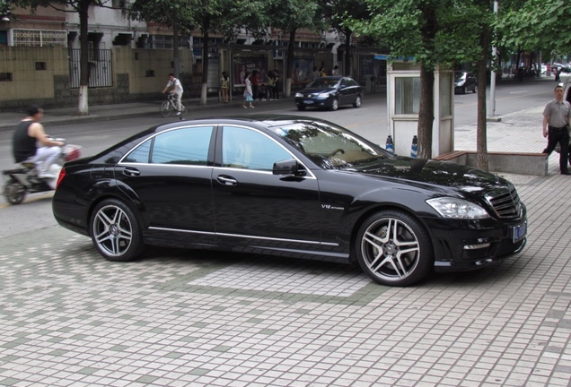 Mercedes-Benz S 65 AMG V221 2010