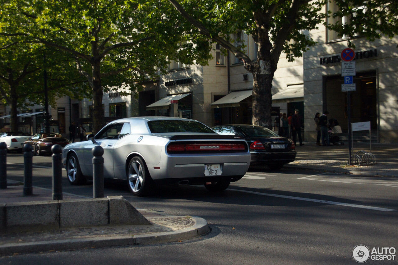 Dodge Challenger SRT-8