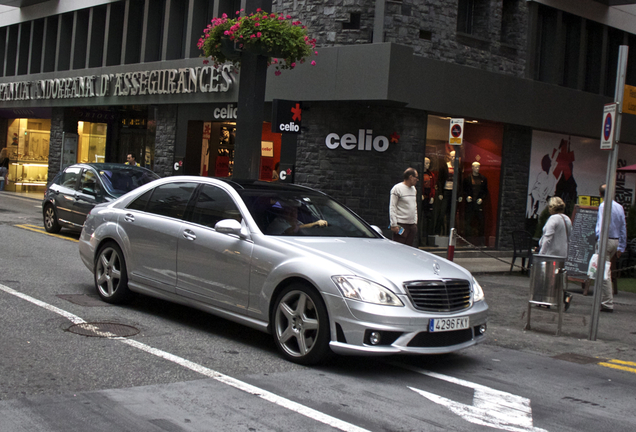 Mercedes-Benz S 65 AMG V221