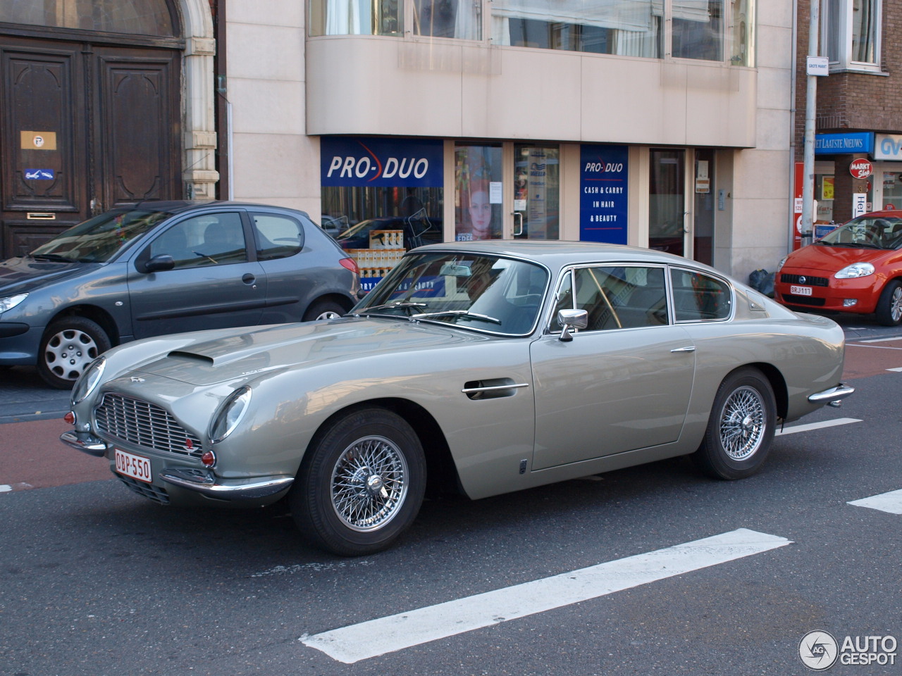 Aston Martin DB6 MKI