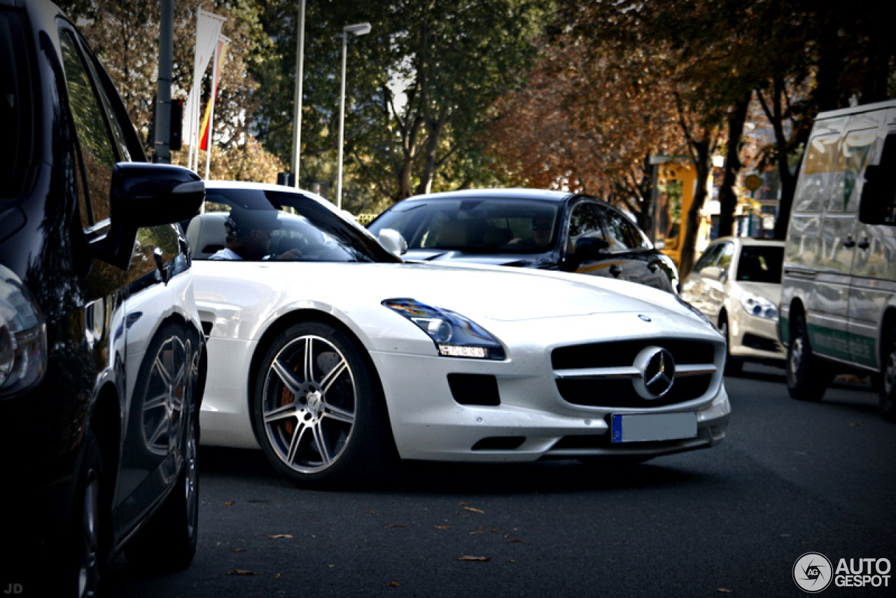 Mercedes-Benz SLS AMG Roadster