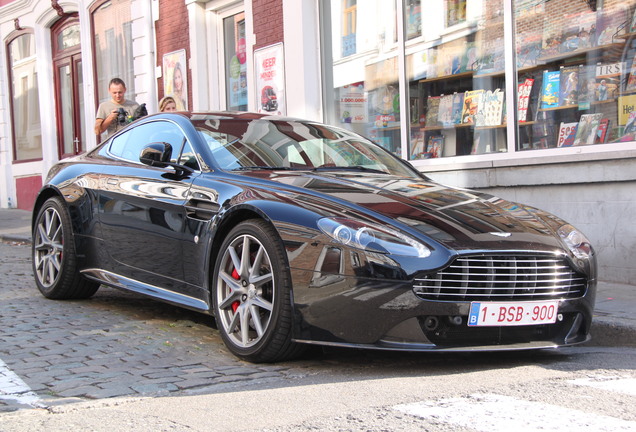 Aston Martin V8 Vantage S