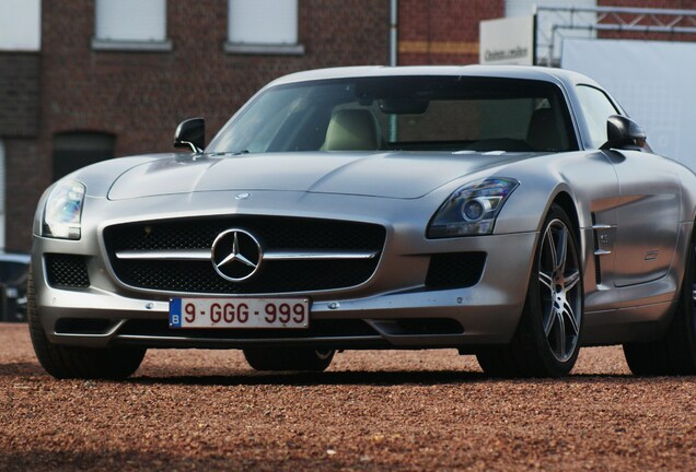 Mercedes-Benz SLS AMG