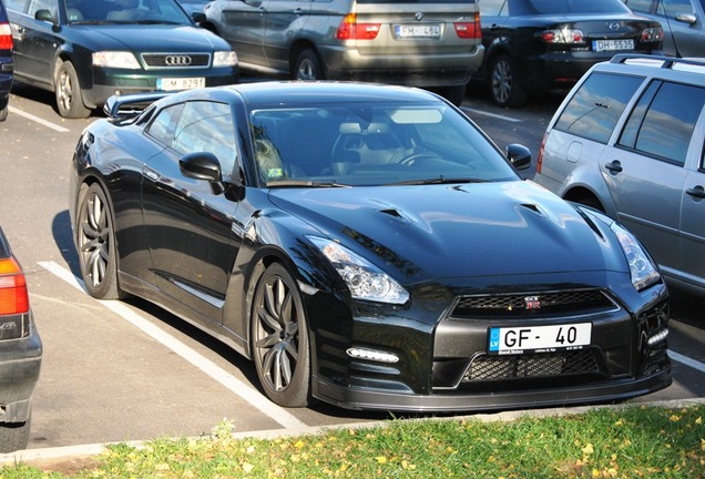 Nissan GT-R 2011