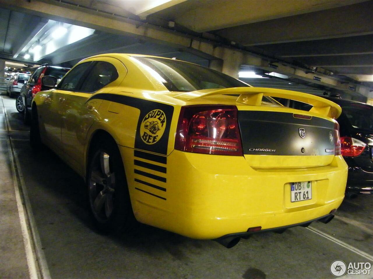 Dodge Charger SRT-8 Super Bee