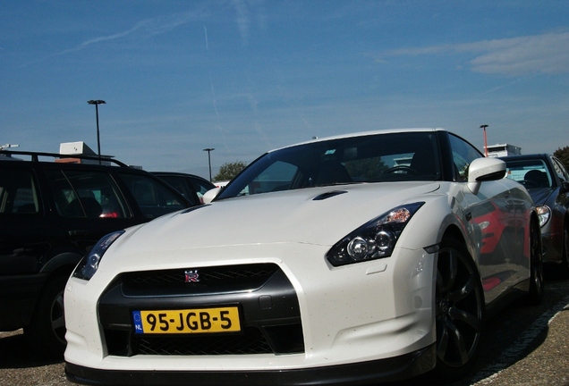 Nissan GT-R