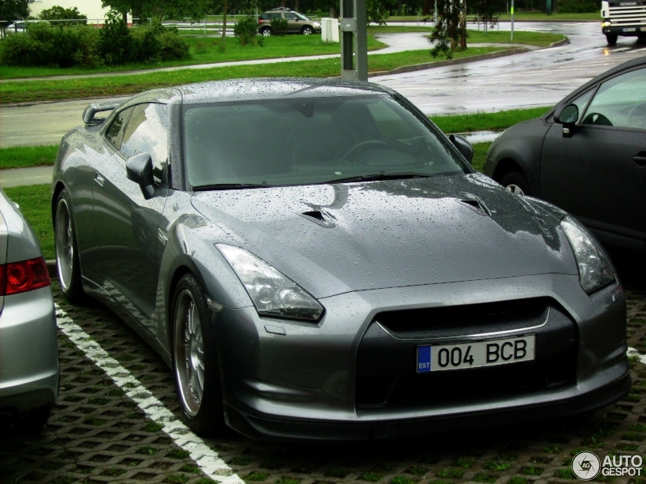 Nissan GT-R