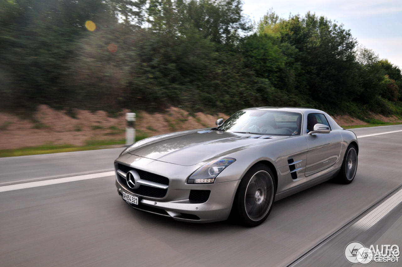 Mercedes-Benz SLS AMG