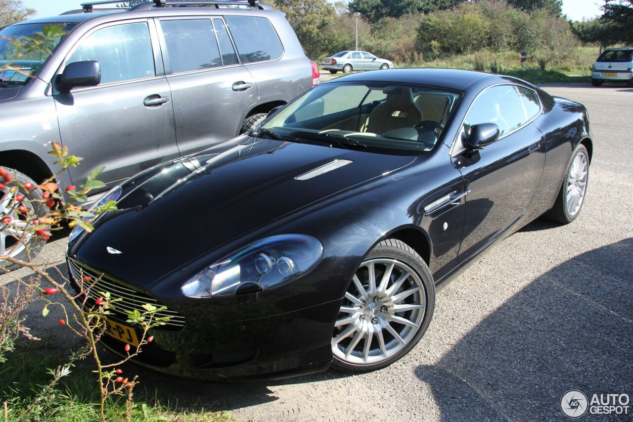 Aston Martin DB9