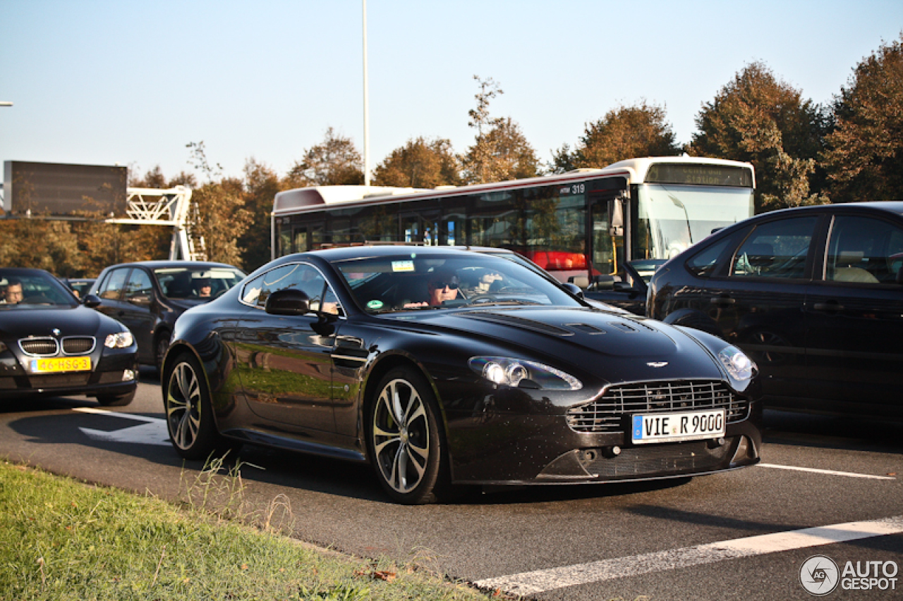 Aston Martin V12 Vantage