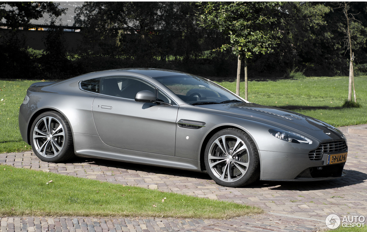 Aston Martin V12 Vantage