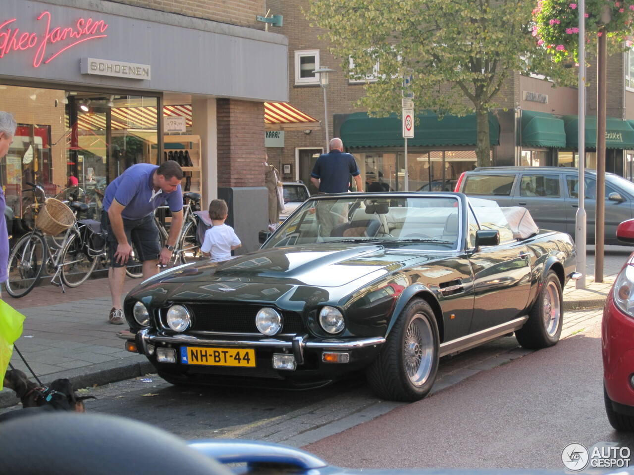 Aston Martin V8 Vantage Volante POW