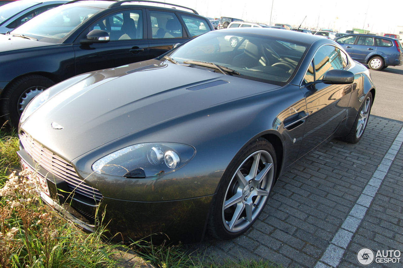 Aston Martin V8 Vantage