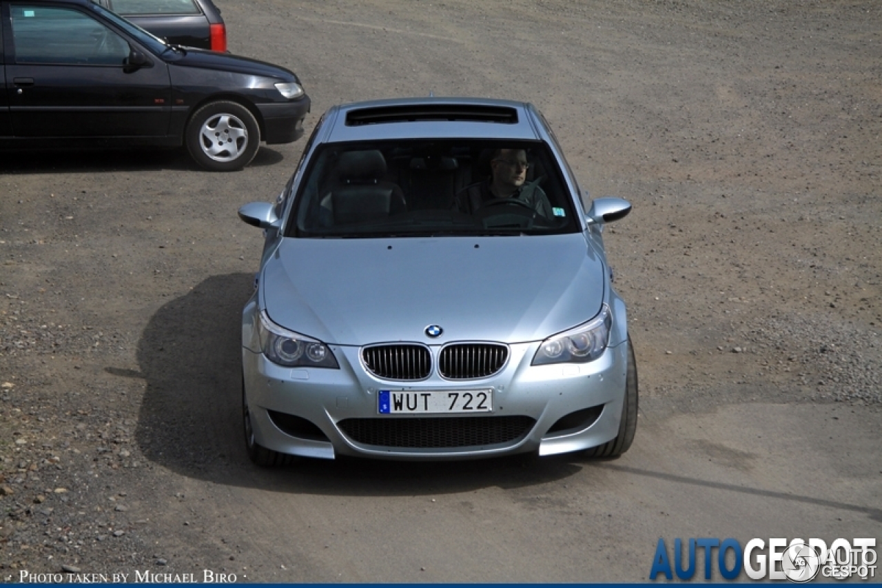 BMW M5 E60 2005