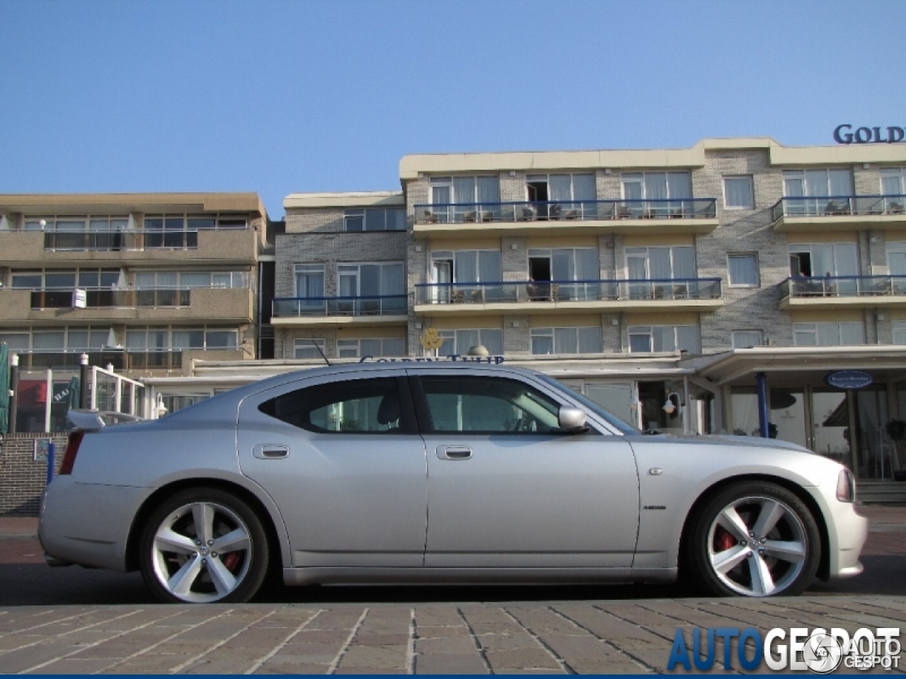 Dodge Charger SRT-8