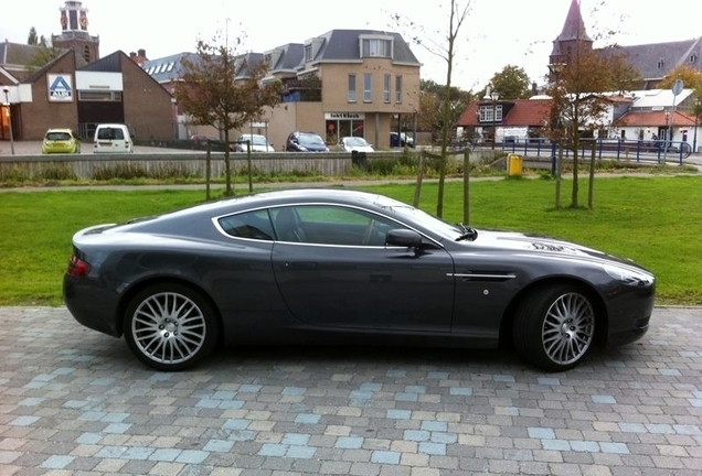 Aston Martin DB9