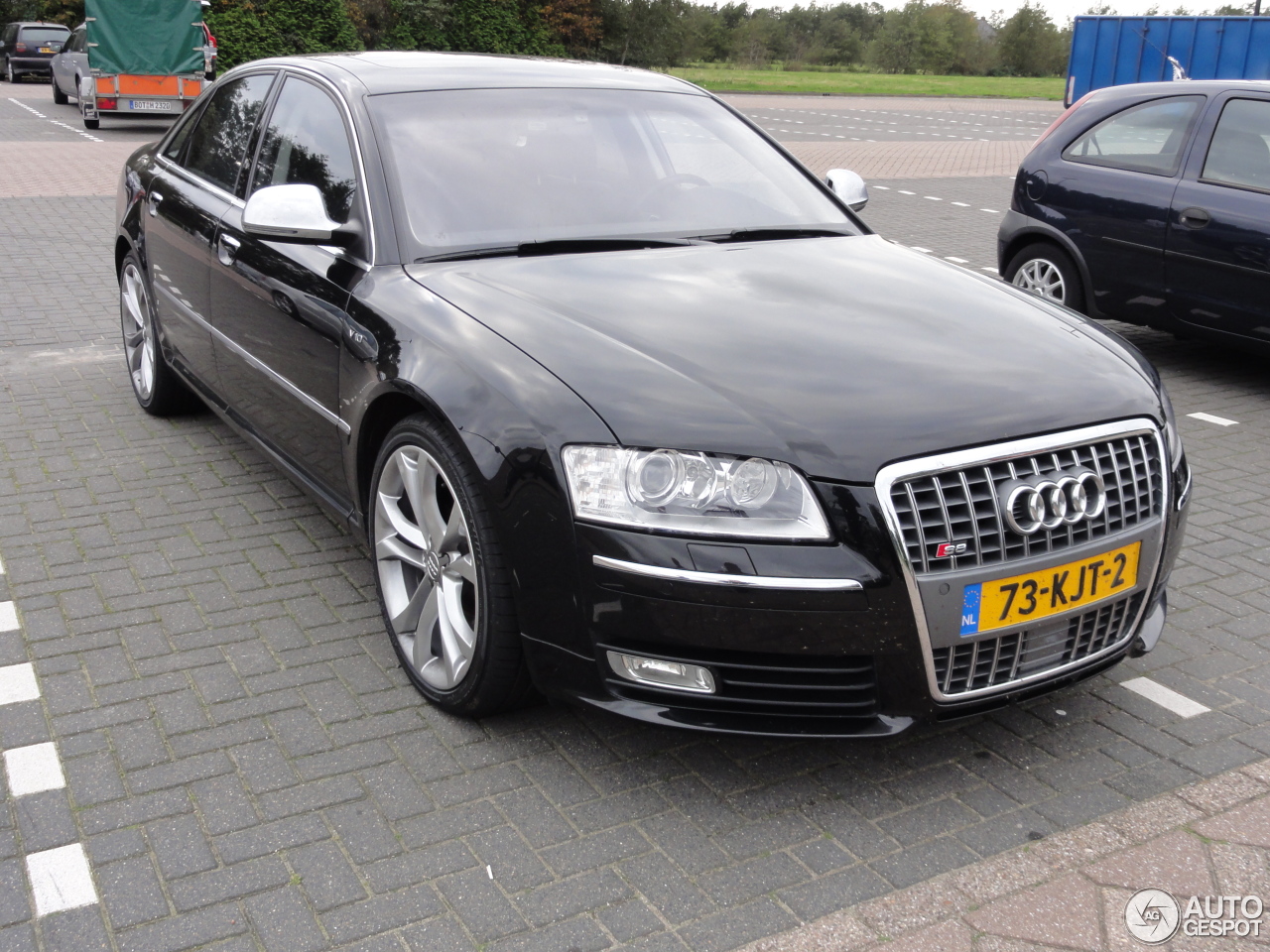 Audi S8 D3