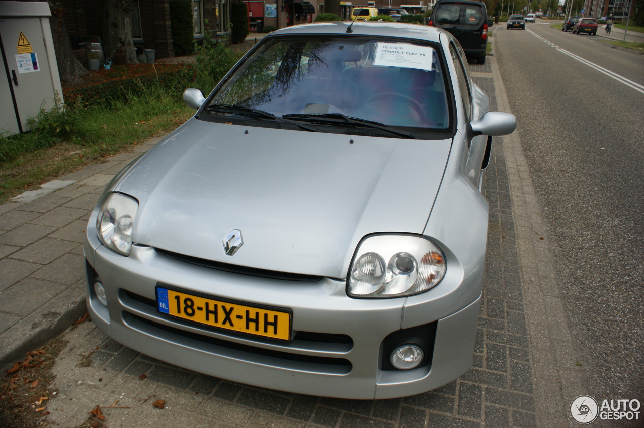 Renault Clio V6