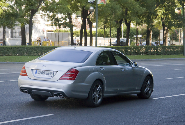 Mercedes-Benz S 63 AMG W221 2011