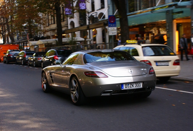 Mercedes-Benz SLS AMG