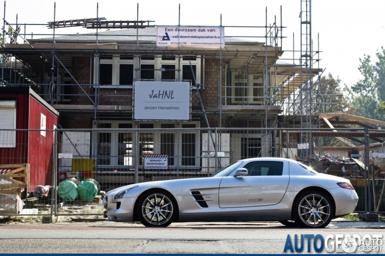 Mercedes-Benz SLS AMG