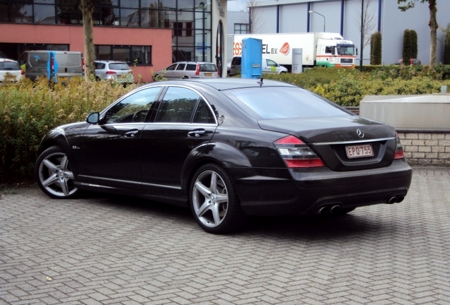 Mercedes-Benz S 63 AMG W221