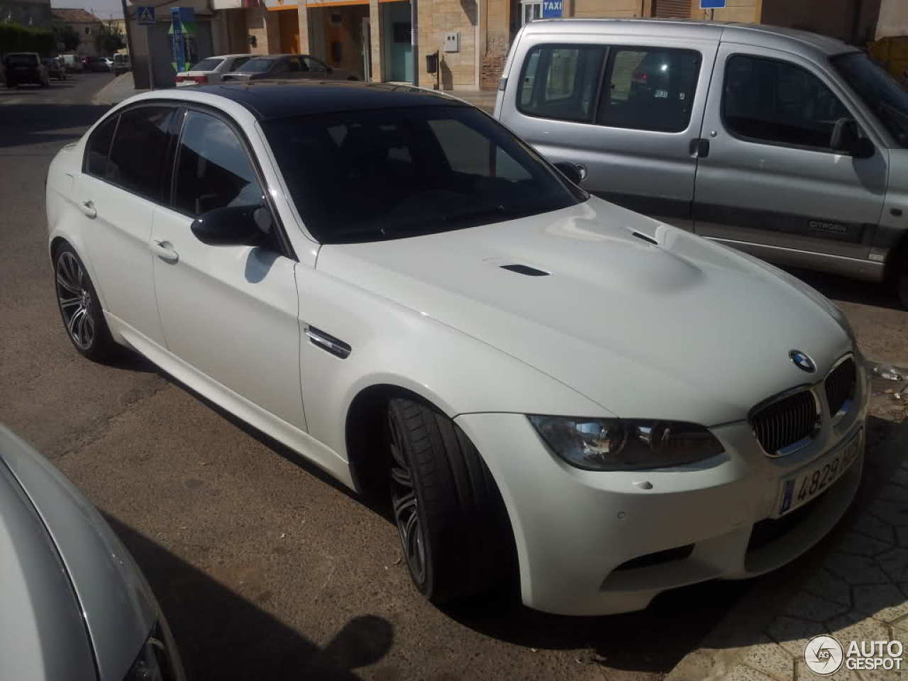 BMW M3 E90 Sedan 2008 - 07 October 2011 - Autogespot