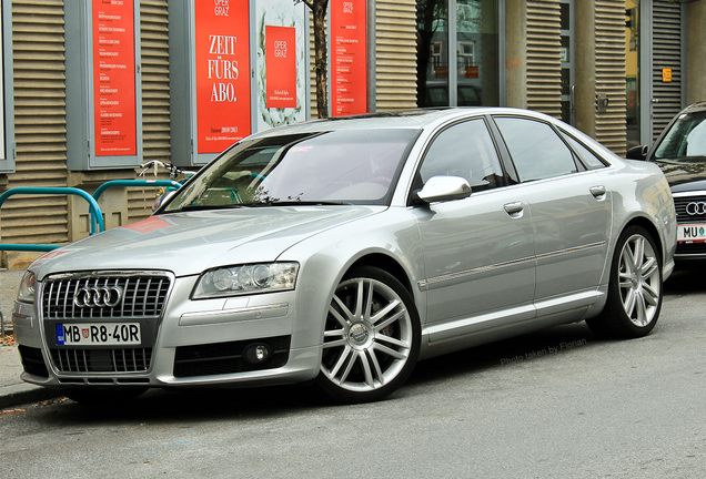 Audi S8 D3