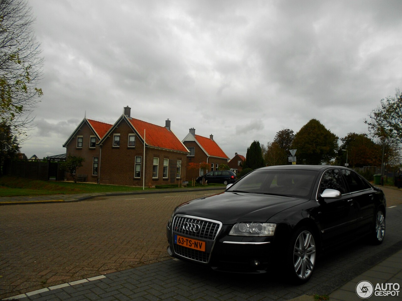 Audi S8 D3