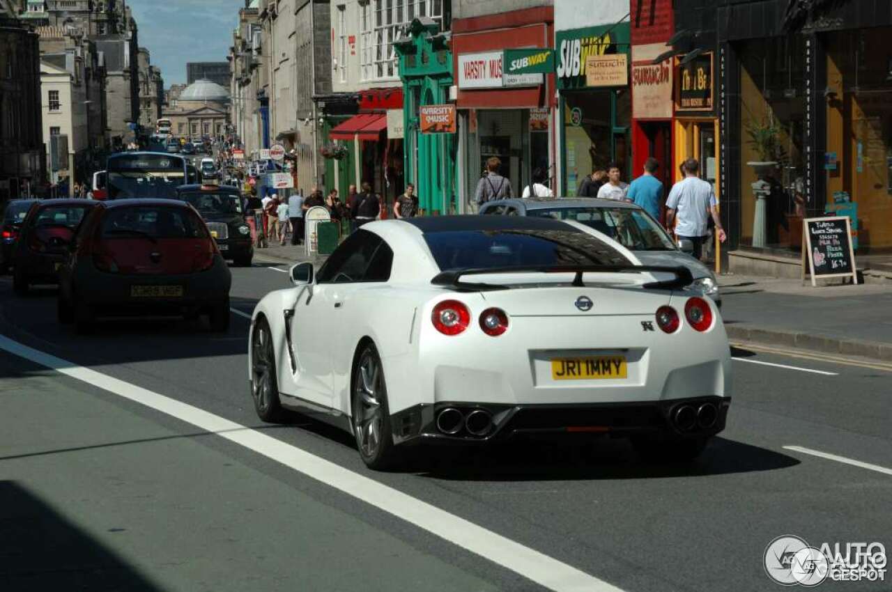 Nissan GT-R 2011