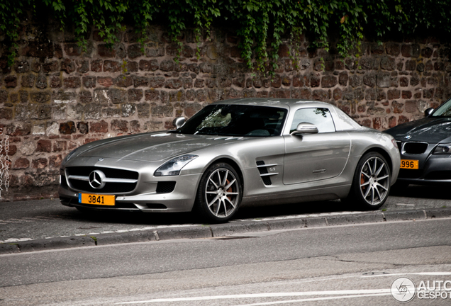 Mercedes-Benz SLS AMG