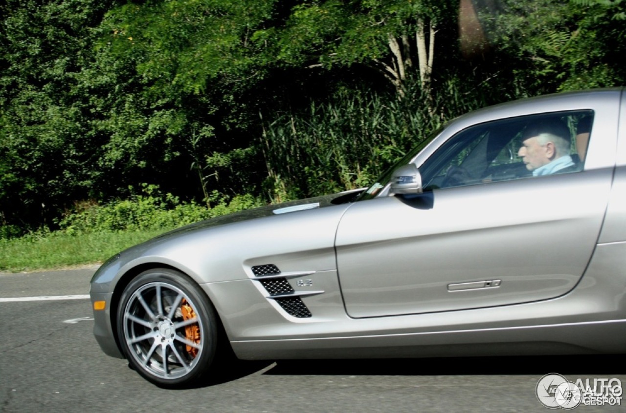 Mercedes-Benz SLS AMG