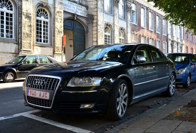 Audi S8 D3