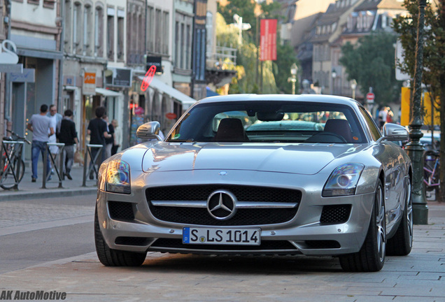 Mercedes-Benz SLS AMG