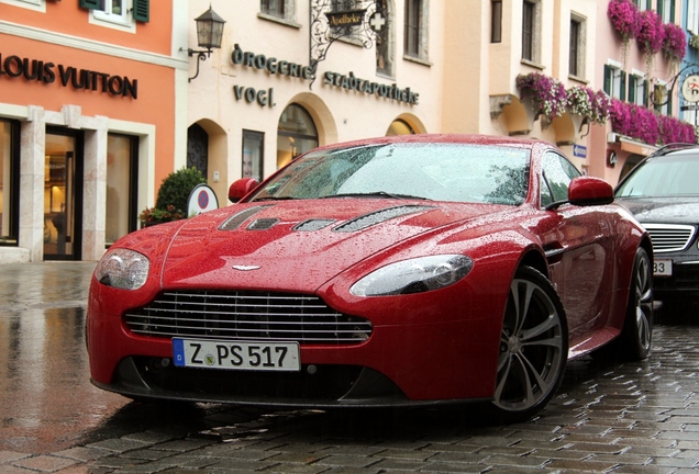 Aston Martin V12 Vantage