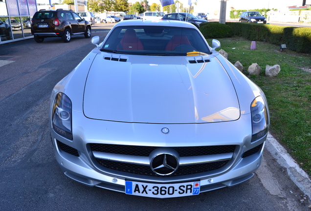 Mercedes-Benz SLS AMG