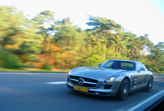 Mercedes-Benz SLS AMG