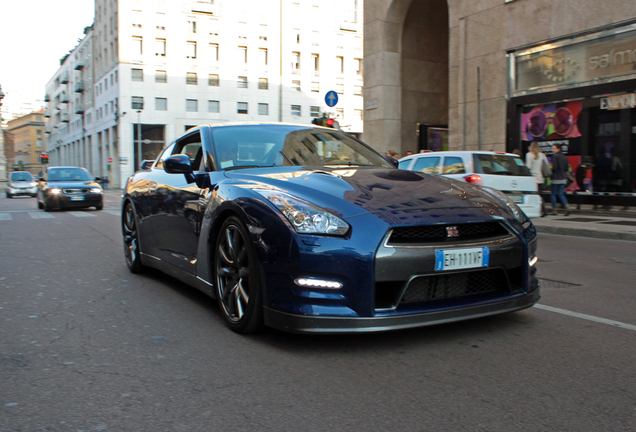 Nissan GT-R 2011